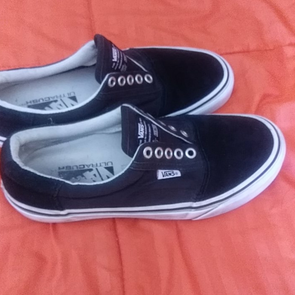 Vans - Picture 2 of 8